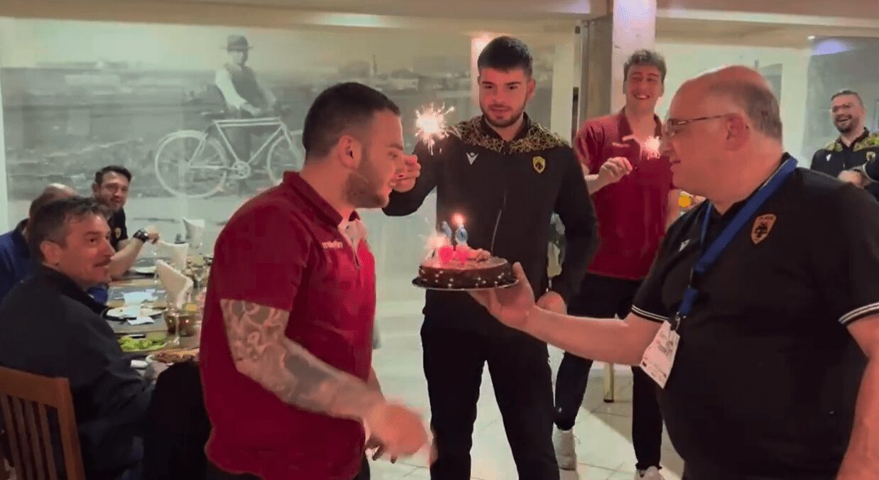 ΑΕΚ: H τούρτα έκπληξη στον Κεδέρη! (vid)