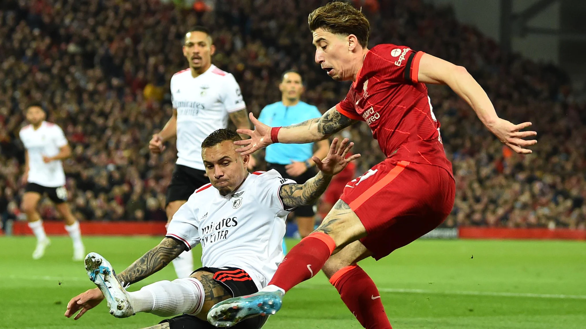 Λίβερπουλ – Βιγιαρεάλ: Αμφίβολος ο Κώστας Τσιμίκας