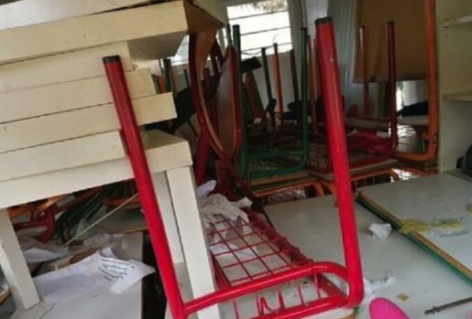 Θεσσαλονίκη: Άγνωστοι έκαναν «γυαλιά-καρφιά» δημοτικό σχολείο στη Θέρμη