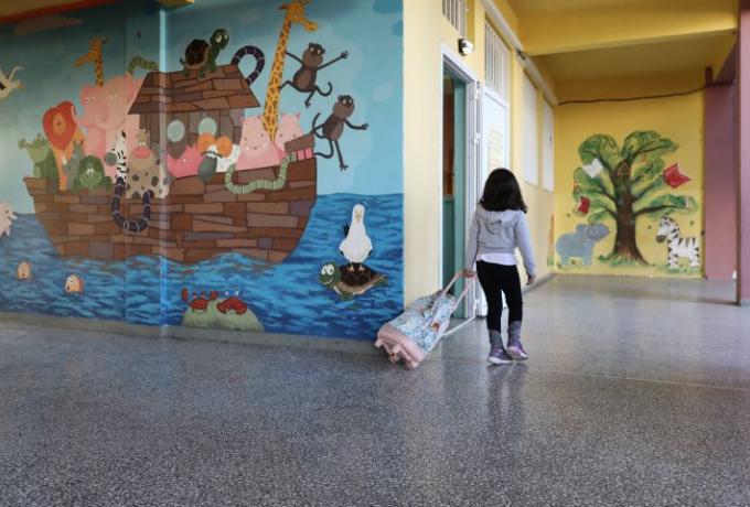Σχολεία: Πότε θα κλείσουν για Πάσχα και πότε για καλοκαίρι