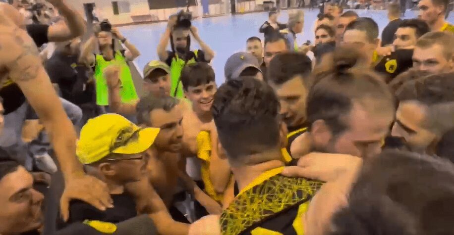 ΑΕΚ: Ομάδα και κόσμος έγιναν ένα! (vid)
