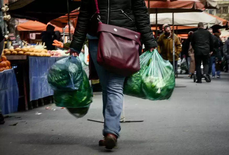 Ακρίβεια: Έρχονται ραγδαίες αυξήσεις και στο κρέας – Πού θα φτάσει η τιμή του κοτόπουλου