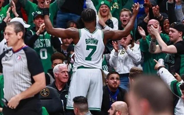 NBA: Στους τελικούς oι Σέλτικς μετά από δώδεκα χρόνια