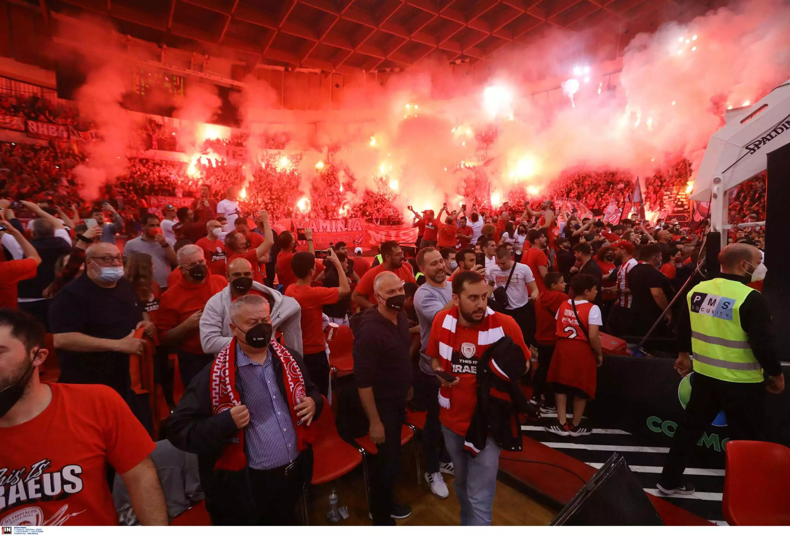 Euroleague: Μία αγωνιστική κεκλεισμένων των θυρών και πρόστιμο στον Ολυμπιακό για την εισβολή των οπαδών
