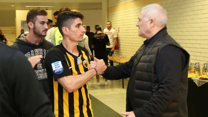 Συνάντηση Μελισσανίδη με Μάνταλο – Αποφάσισε για το αν θα μείνει στην ΑΕΚ ο Έλληνας παίκτης!