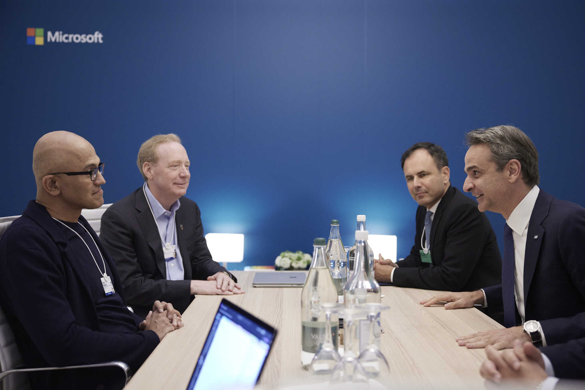 Microsoft σε Μητσοτάκη: «Θέλουμε να συνεργαστούμε μαζί σας»