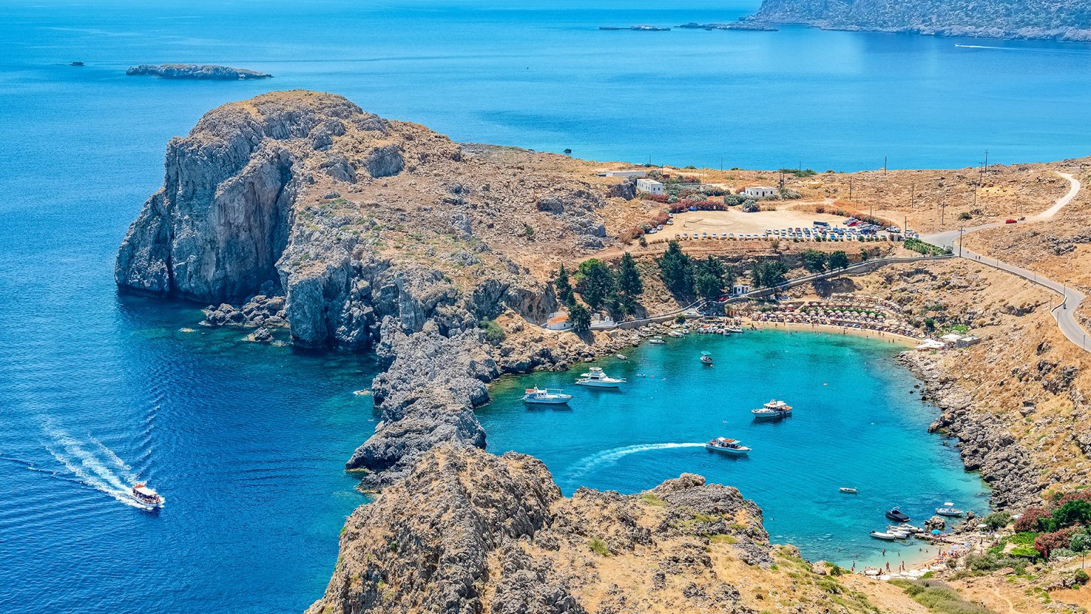 7πλασιάστηκαν οι κρατήσεις: Το ελληνικό νησί που σπάει όλα τα ρεκόρ το φετινό καλοκαίρι σβήνει και τη Μύκονο