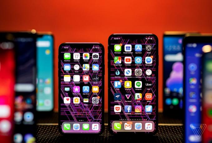 Smartphones: Πώς μας «παρακολουθούν» και στέλνουν τις «σωστές» διαφημίσεις (vid)