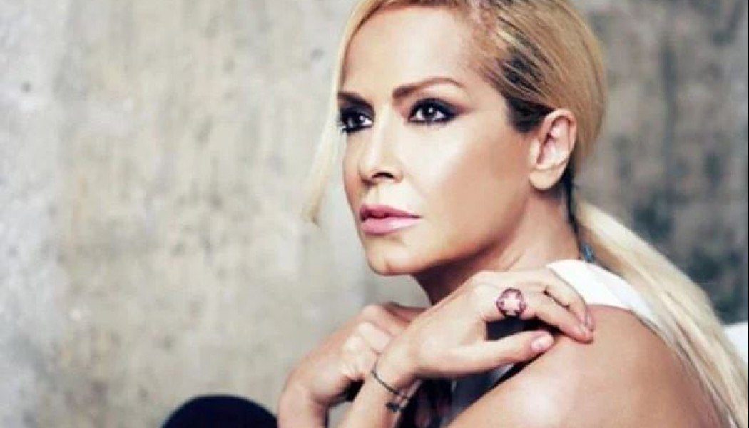 Η Άννα Βίσση σε γυμνή φωτογράφιση – Για μία και μοναδική φορά πέταξε όλα τα ρούχα (ΦΩΤΟ)