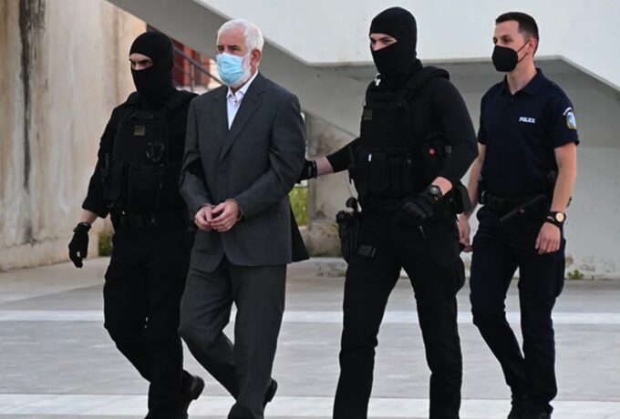 Πέτρος Φιλιππίδης: «Άμα φύγεις δεν υπάρχει επιστροφή, μπορώ να σε καταστρέψω»