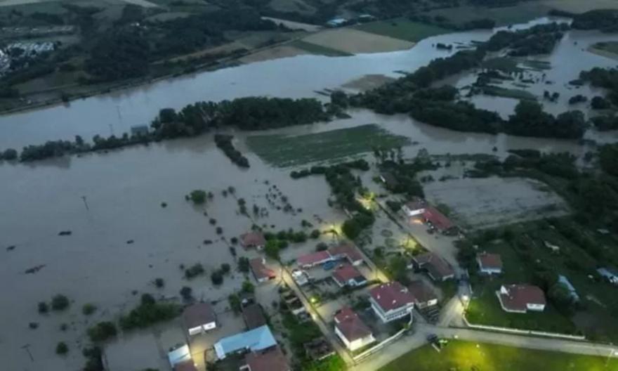 Μεγάλες καταστροφές στην Ορεστιάδα – Πλημμύρισαν σπίτια, «κόπηκαν» δρόμοι