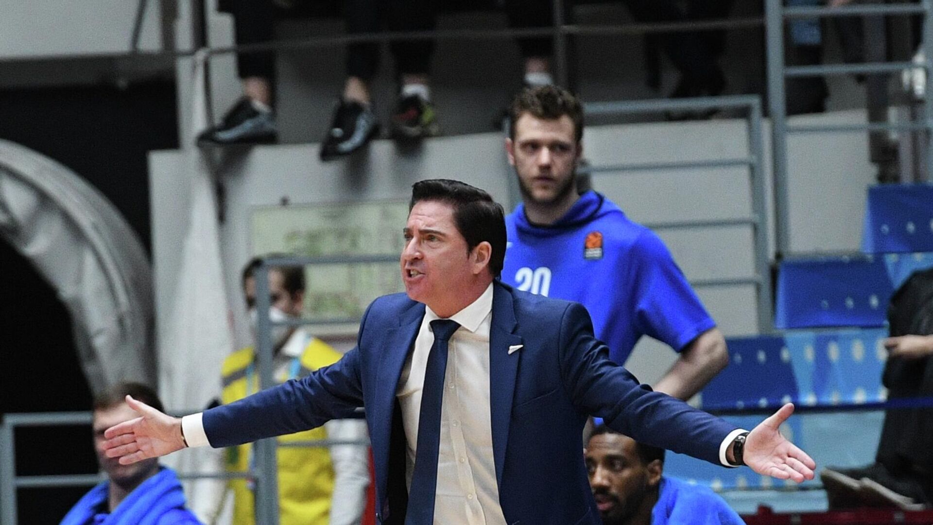 Παραμένει στην Ζενίτ ο Πασκουάλ