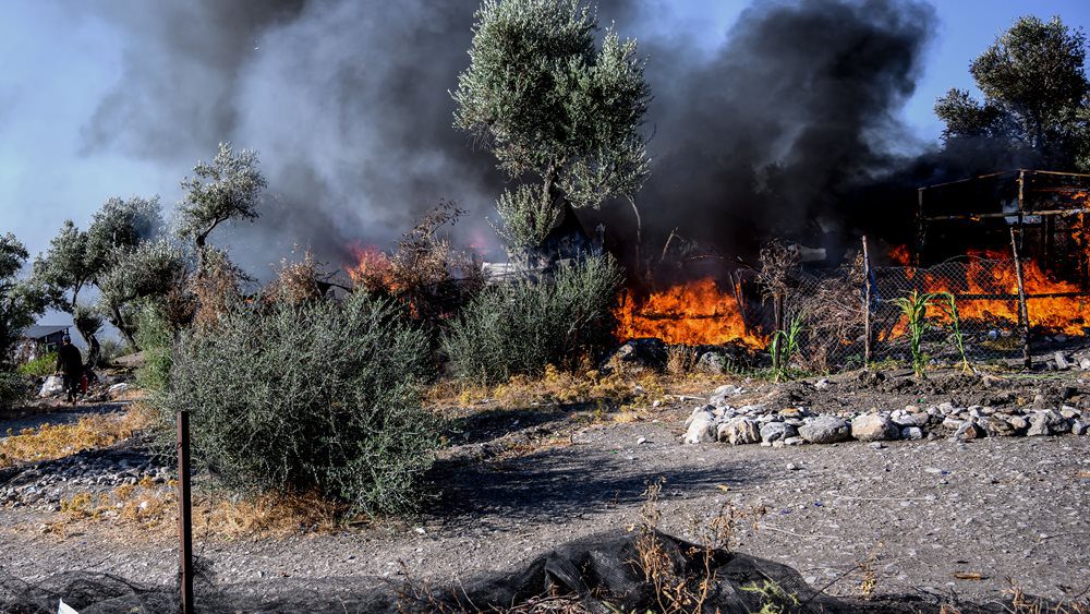 Ποινή φυλάκιση 4 ετών για τους Αφγανούς που πυρπόλησαν το ΚΥΤ Μόριας
