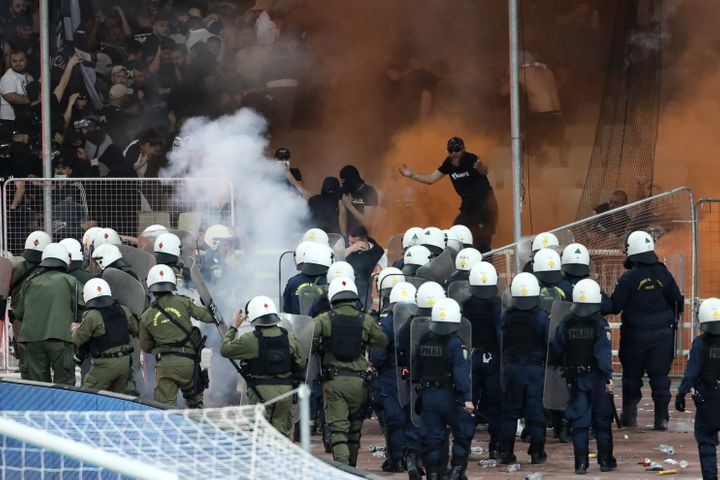 Τρεις αγωνιστικές στον ΠΑΟΚ, δύο στον Παναθηναϊκό για τα επεισόδια στον Τελικό Κυπέλλου