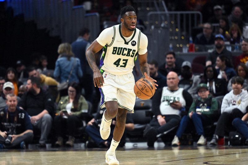 ΝΒΑ: Το φοβερό poster κάρφωμα του Θανάση που ξεσήκωσε το Μιλγουόκι! (VIDEO)