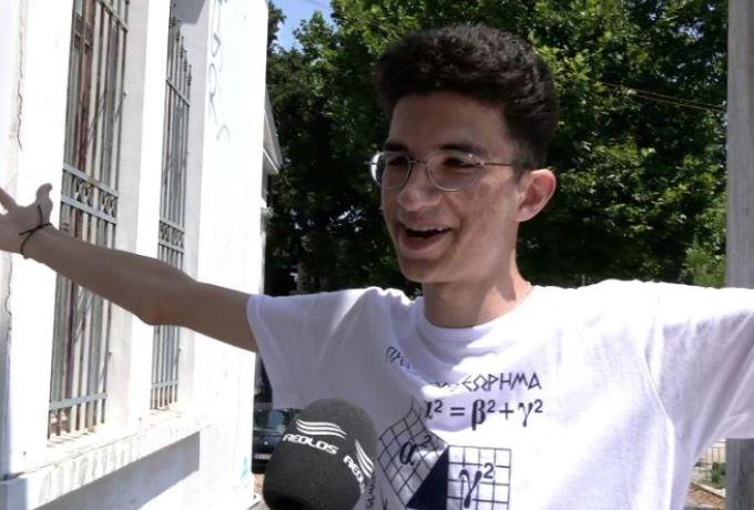 Ιρανός πρόσφυγας ήρθε με βάρκα στην Ελλάδα κι εγραψε 20 Μαθηματικά, 20 Φυσική, 19,5 Χημεία