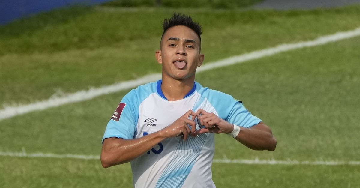 Όσκαρ Σάντις: «Έχει κλείσει στην ΑΕΚ» αναφέρουν ΜΜΕ της Γουατεμάλας