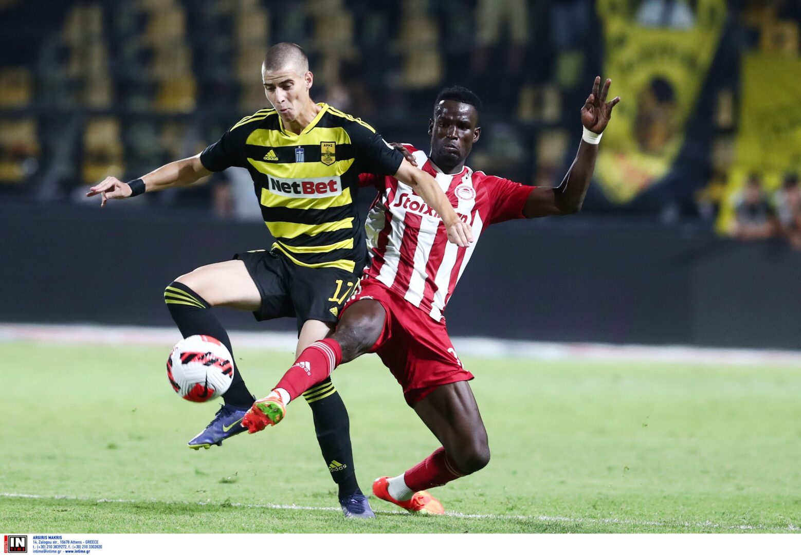 Ο Άρης νίκησε (2-1) τον ανέτοιμο Ολυμπιακό