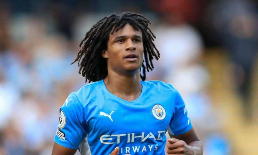 Η Τσέλσι κινείται για τον Ακέ