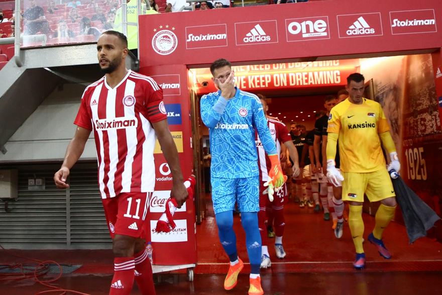 Μακάμπι Χάιφα – Ολυμπιακός: Με ένα τέταρτο καθυστέρηση η σέντρα του αγώνα
