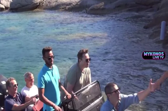 Στην Μύκονο για διακοπές ο Έλον Μασκ