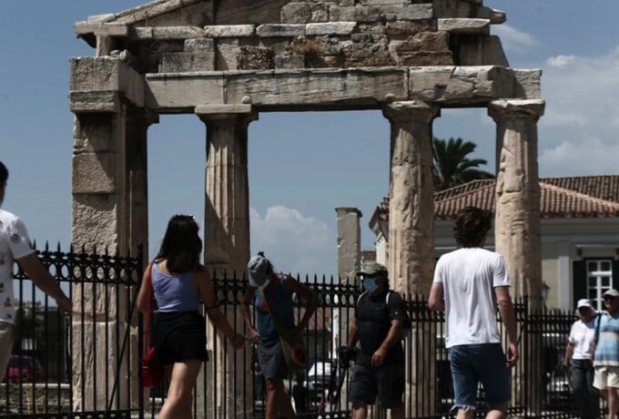 Κορωνοϊός στην Ελλάδα: Πάνω από 148.000 κρούσματα την τελευταία εβδομάδα – 200 θάνατοι και 115 διασωληνωμένοι