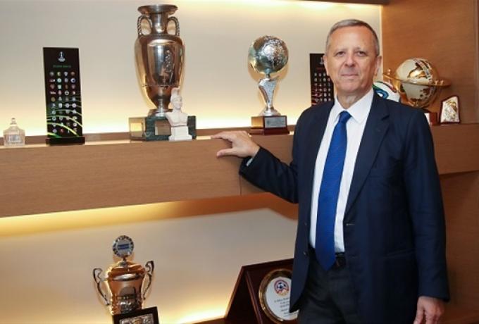 Μπαλτάκος: «Μόνο ξένοι στην ΚΕΔ»