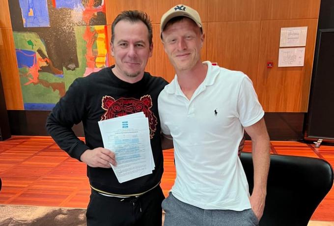 Επίσημο: Στην ΑΕΚ για τέσσερα χρόνια ο ΠΑΙΚΤΑΡΑΣ Γιόνσον – Η φωτογραφία με Κουχάρσκι!