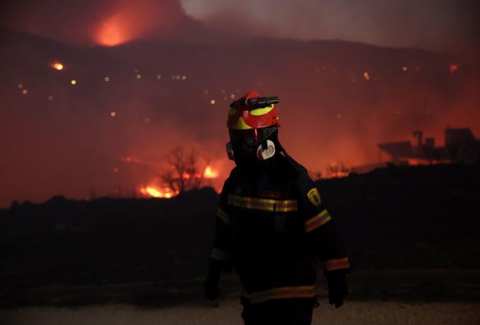 Φωτιές στην Αττική: Πυραγός αποκαλύπτει πέντε προβλήματα που αμφισβητούν το “πετύχαμε” της κυβέρνησης