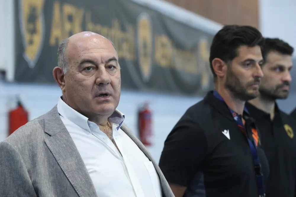 Παπασταμάτης: «Η περσινή σεζόν μάς άφησε πικρό συναίσθημα – Να κατακτήσουμε το νταμπλ»