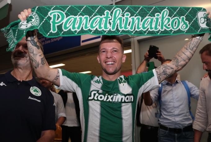 Παναθηναϊκός: Πάτησε Ελλάδα ο Μπερνάρντ – «Είχα προτάσεις από άλλες δύο ελληνικές ομάδες αλλά ήθελα να έρθω εδώ»