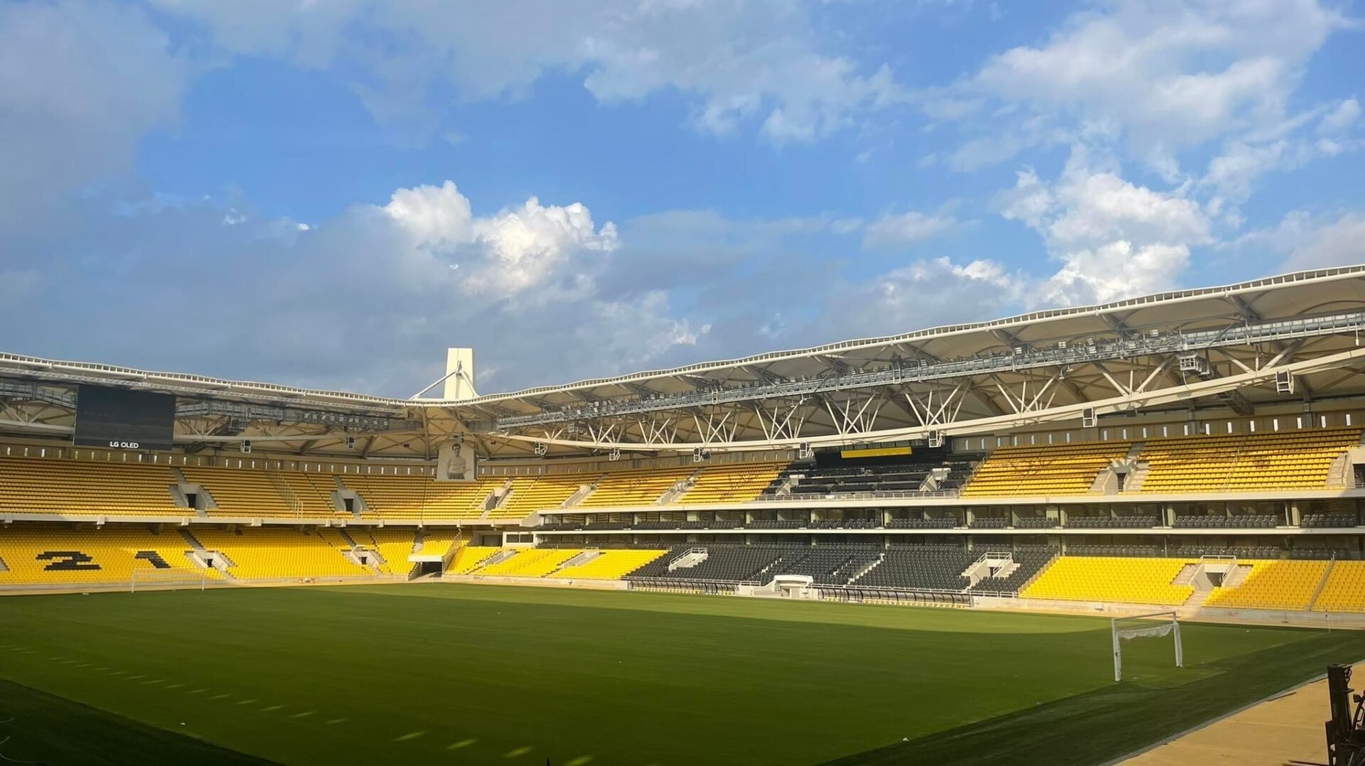«OPAP Arena-Αγιά Σοφιά»: Σημερινά πλάνα μέσα και έξω από το γήπεδο (vid)