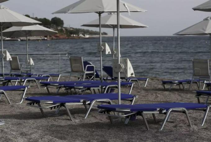Κρήτη: Φοιτητές και καθηγητές κοιμούνται σε παραλίες και αυτοκίνητα γιατί δεν βρίσκουν σπίτι