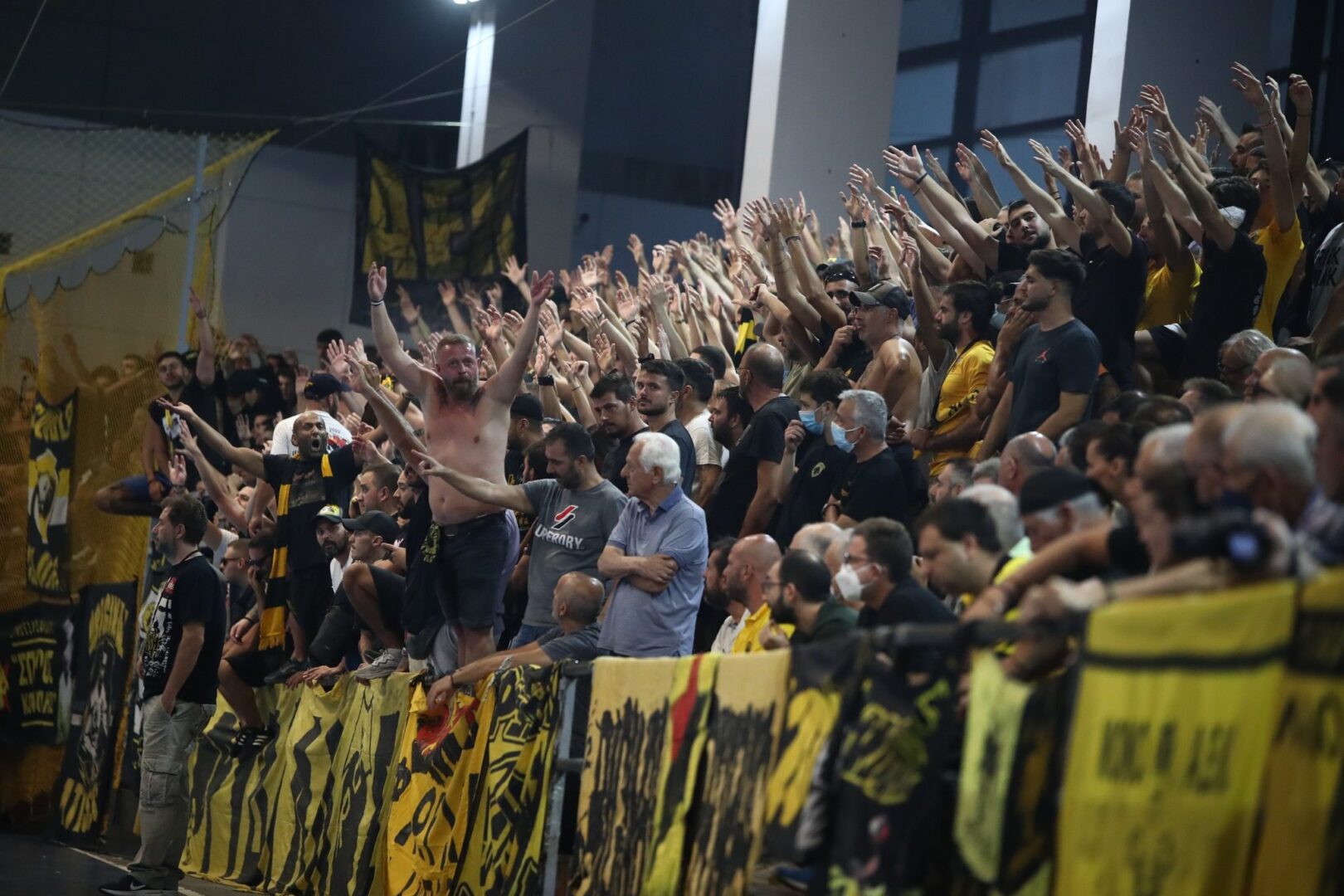 Χάντμπολ: Ο συγκλονιστικός λαός της ΑΕΚ ενάντια στον Ολυμπιακό! (vid)