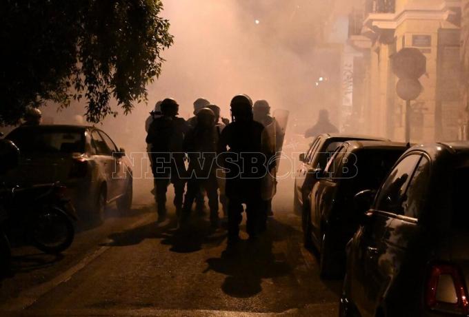 Επεισόδια στα Εξάρχεια σε συγκέντρωση κατά του Μετρό