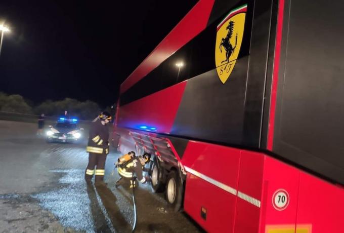 Μόνο στην Ferrari αυτά: «Έμεινε» και το φορτηγό της!
