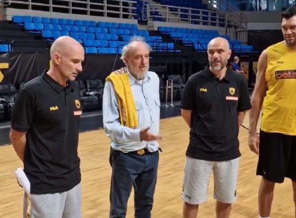 Χατζηχρήστος στους παίκτες της ΑΕΚ: «Να είμαστε ενωμένοι» (vid)