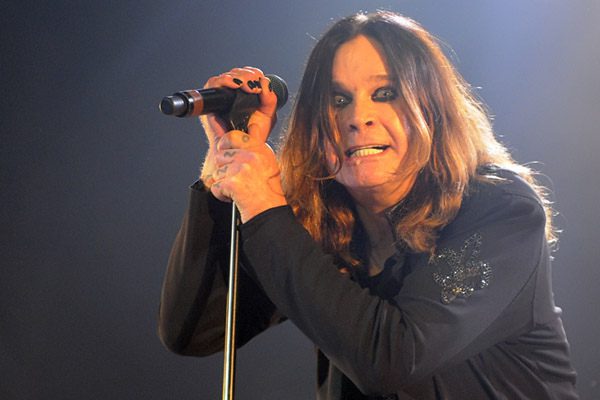 Ο Όζι Όζμπορν έβαψε δωμάτιο ξενοδοχείου με αίμα διαμελισμένου καρχαρία – Έκοψε το LSD αφού συνομίλησε με άλογο!