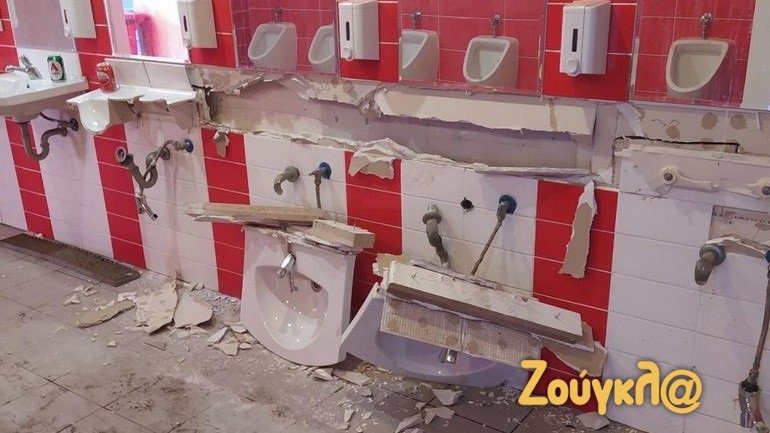 Γκρέμισαν τις τουαλέτες του γηπέδου «Γ. Καραϊσκάκης» οι αγανακτισμένοι «φίλαθλοι» του Ολυμπιακού (pics)