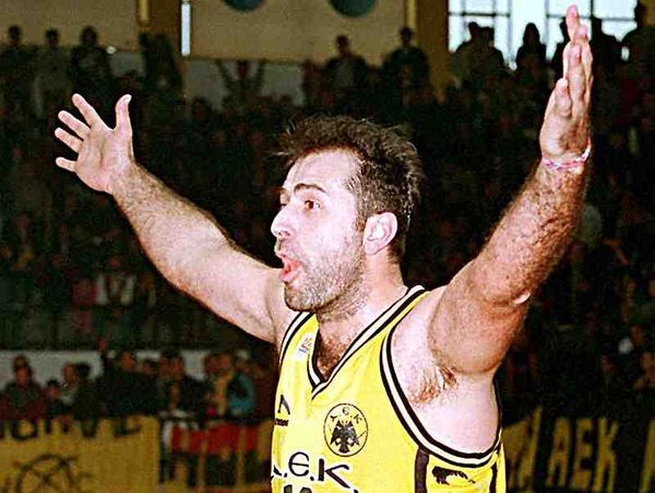 Μιλίτσεβιτς: «Ήμασταν οικογένεια στην ΑΕΚ, μοναδικός ο κόσμος της»