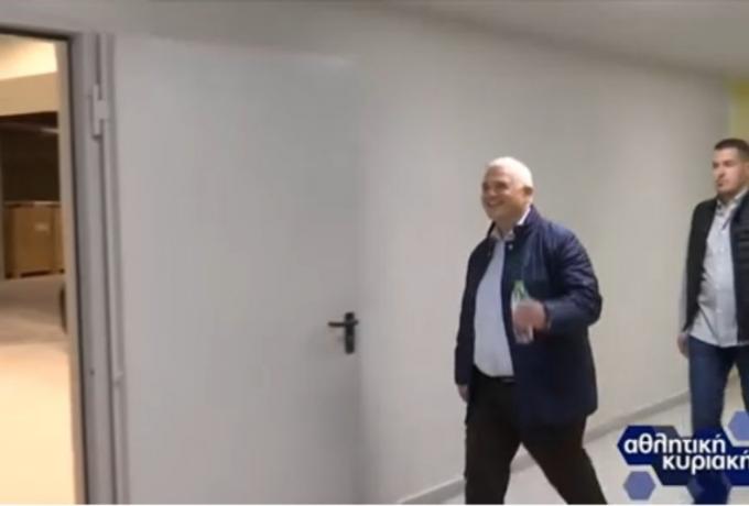 ΑΕΚ: Τα χαμόγελα Μελισσανίδη κατά την αποχώρησή του από την OPAP Arena (vid)