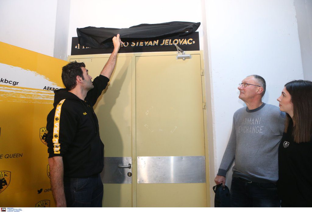 Βουβός θρήνος στα «αποκαλυπτήρια» για Stevan