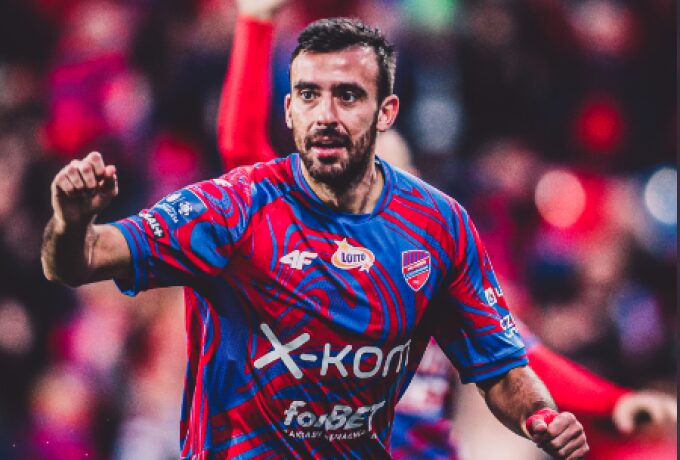 «Στο νούμερο ένα του TOP-10 των μεταγραφών στην Πολωνία ο Στράτος Σβάρνας»