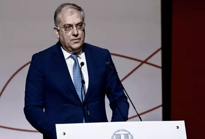 Θεοδωρικάκος: «Οφείλουν όλοι να σεβαστούν τη δικαιοσύνη»
