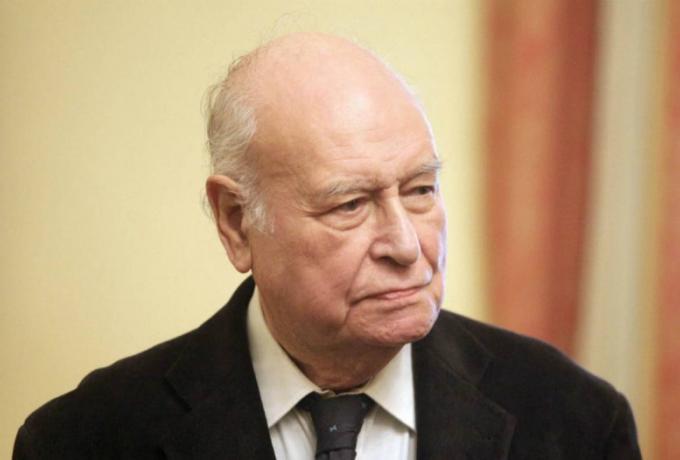 «Έφυγε» ο θρύλος της αθλητικής δημοσιογραφίας Γιάννης Διακογιάννης (vid)