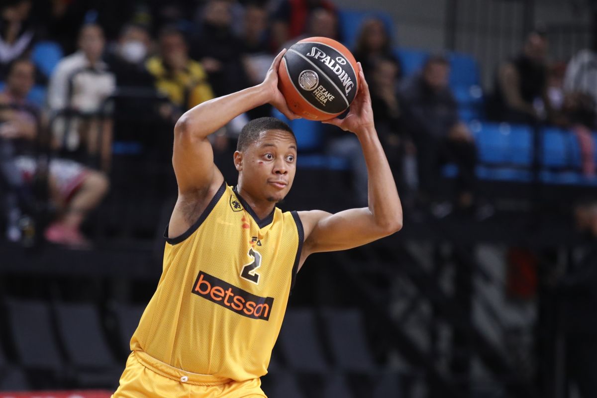 Δίχως Φρέιζιερ και Στρέλνιεκς η λαβωμένη ΑΕΚ κόντρα στον Παναθηναϊκό