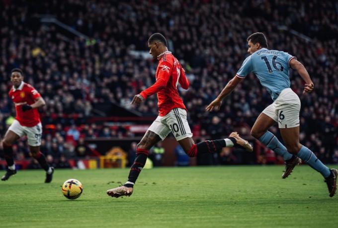 Η Γιουνάιτεντ πήρε με ανατροπή το ντέρμπι του Μάντσεστερ!