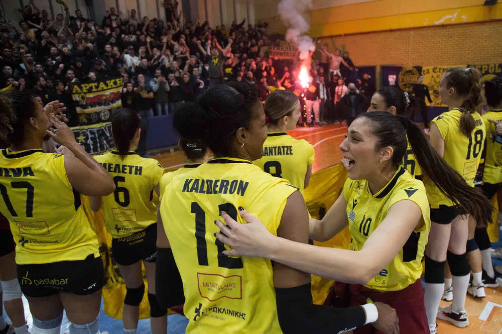 Βόλεϊ: Η ΑΕΚΑΡΑ διέλυσε τον ΠΑΟΚ με 3-0!