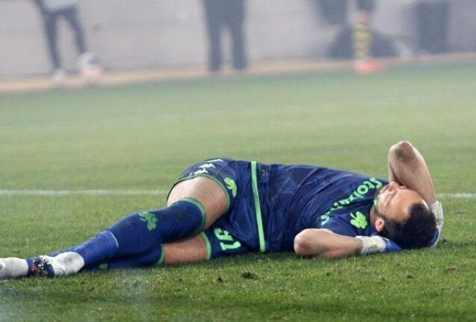 Ζήκος για Μπρινιόλι: «Όση ευθύνη έχει η κροτίδα για το 1-0 άλλη τόση έχει κι αυτός που κάνοντας θέατρο οδήγησε στη διακοπή»