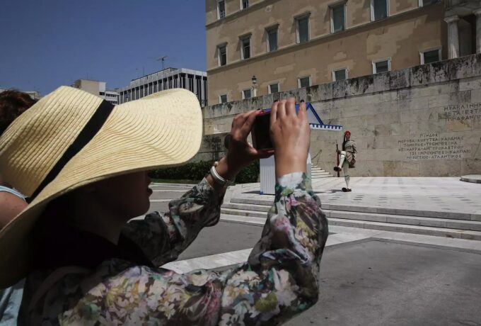Έρχεται καύσωνας 6 ημερών: Έως 45°C σε Θεσσαλία, Φθιώτιδα και Λακωνία